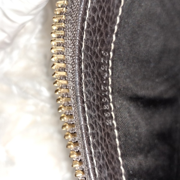 Gucci Vintage Metallic Zip Wallet EUC - Picture 13 of 16